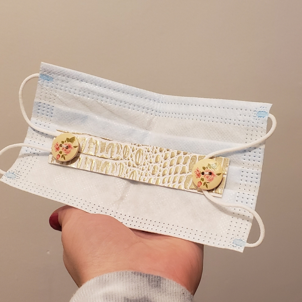 Ear saver mask holder